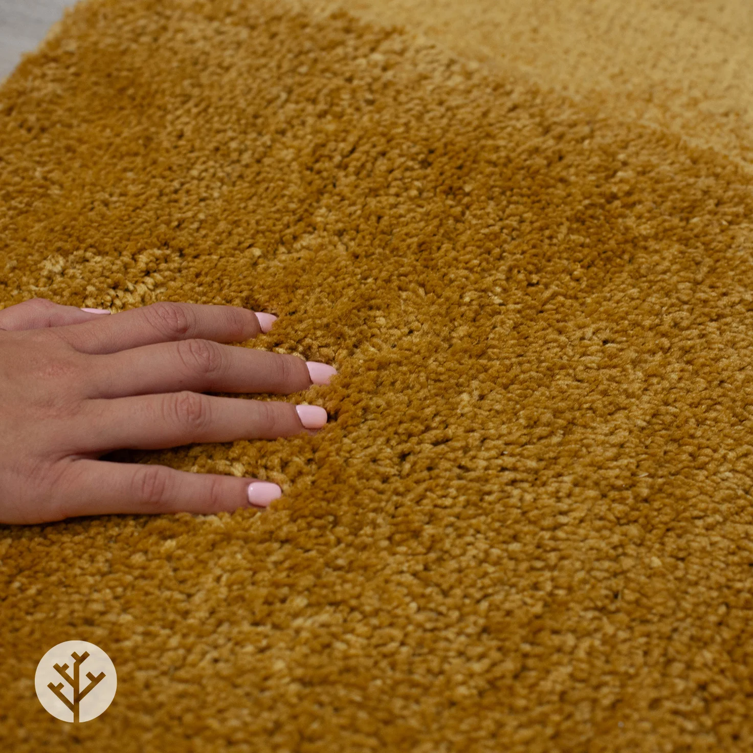 Curvva Ochre Luxury Rug | WVH® - Image 4
