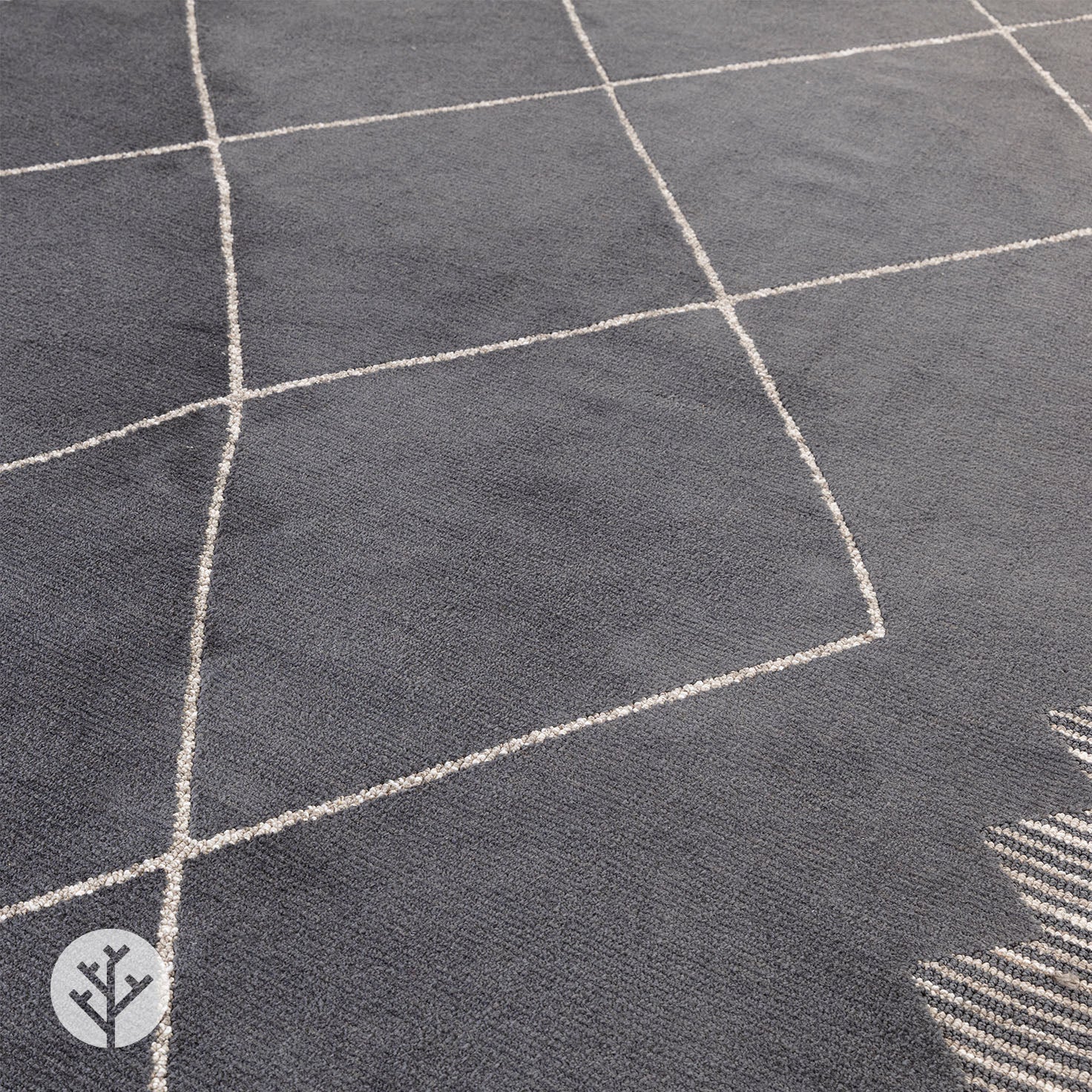 Shape Black Diamond Luxury Rug | WVH® - Image 3