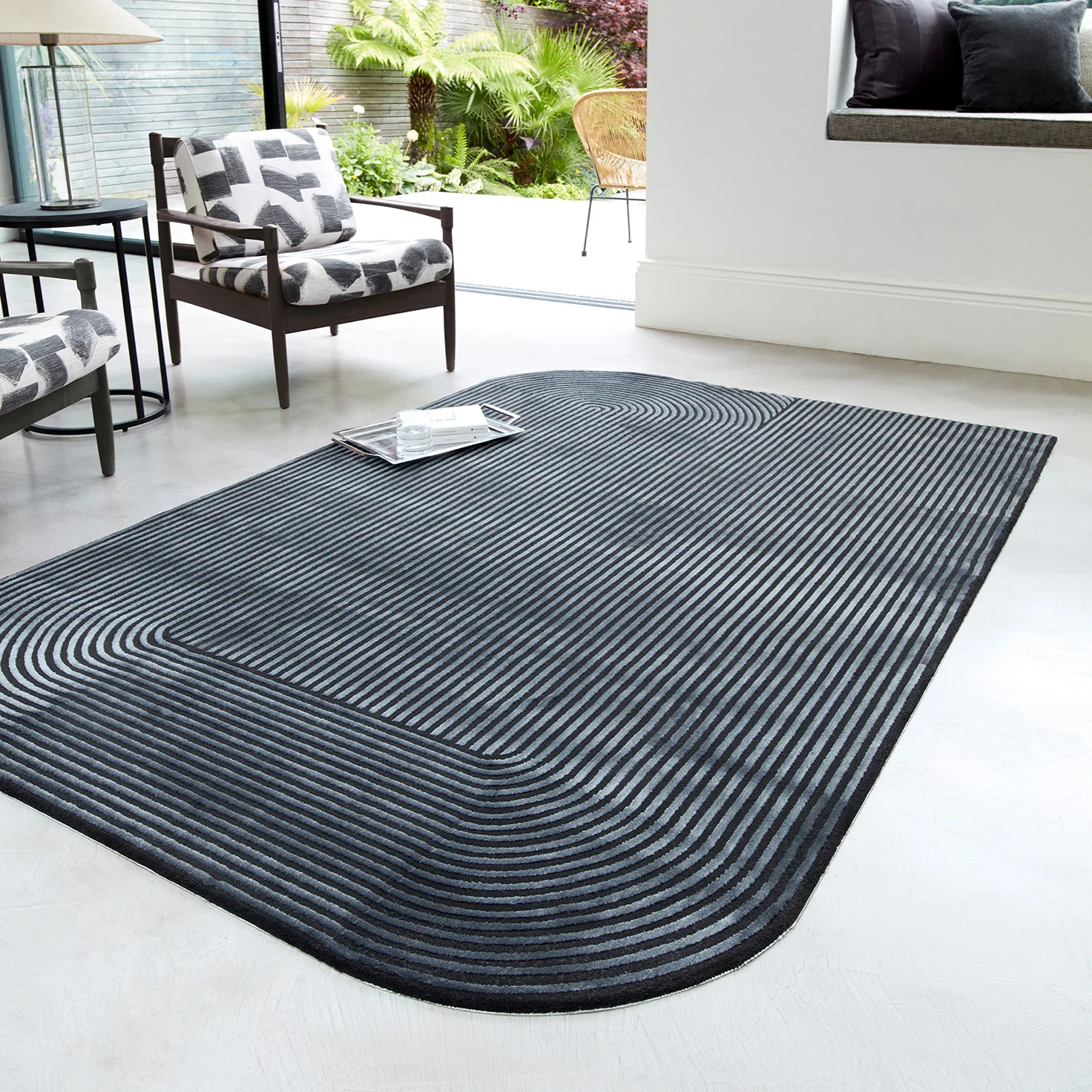 Urban Shape Black and Charcoal Luxury Rug | WVH®