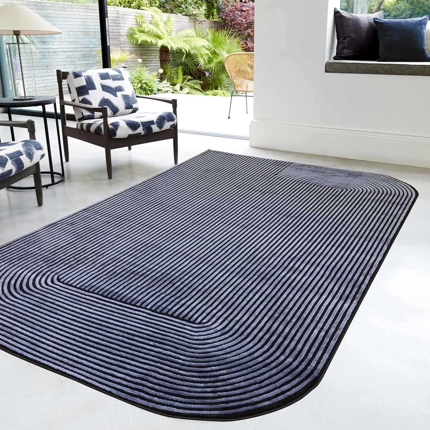 Urban Shape Black and Navy Luxury Rug | WVH®