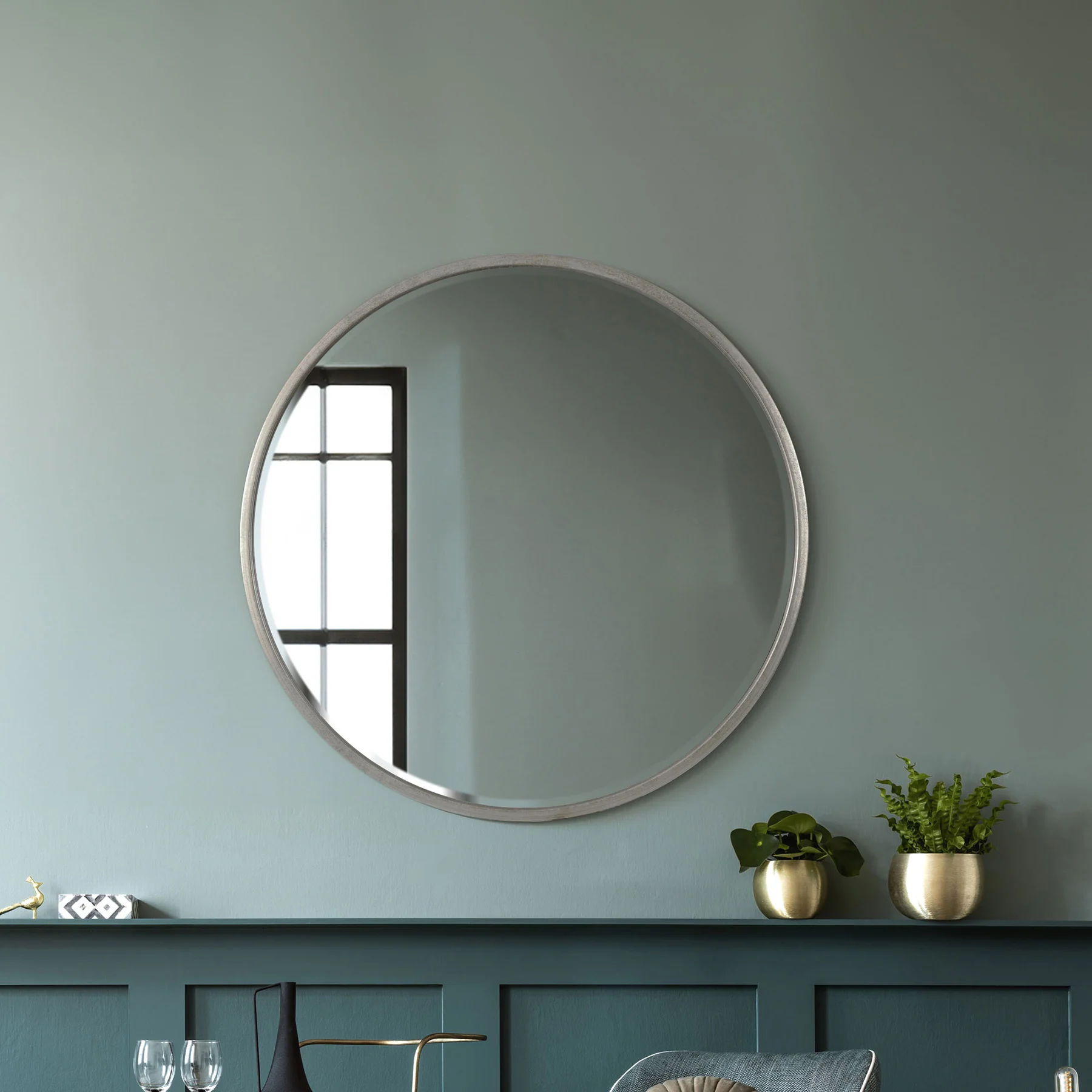 WVH® | The Textured Round | Antiqued Metal Wall-Mountable Mirrors - Image 7